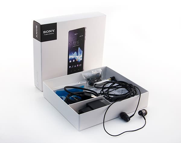 обзор смартфона Sony Xperia V