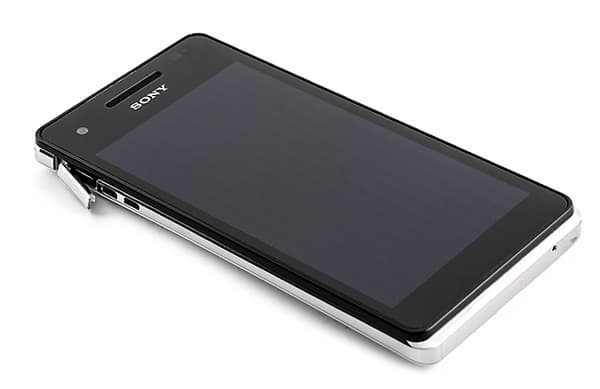обзор смартфона Sony Xperia V