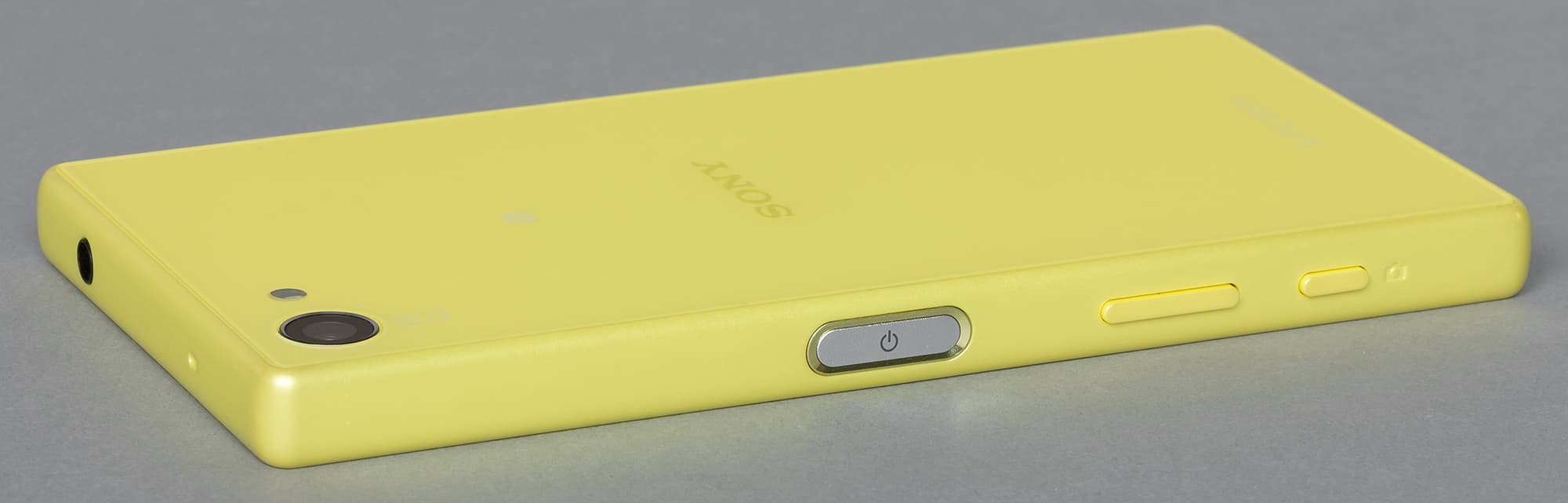 смартфон Sony Xperia Z5 Compact