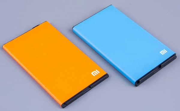 Основная и дополнительная батареи Xiaomi Mi2S