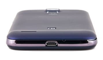 Обзор ZTE V880G. Нижний торец коммуникатора