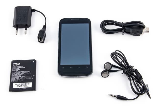 Обзор ZTE V889M. Аксессуары коммуникатора
