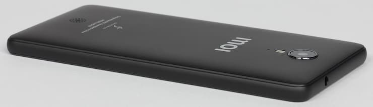 Боковая сторона смартфона Inoi R7