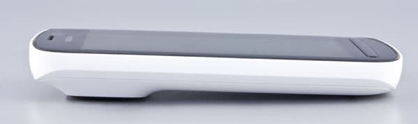 Смартфон Nokia 808 PureView: вид слева