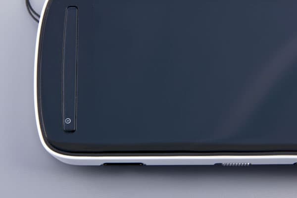 Внешний вид смартфона Nokia 808 PureView