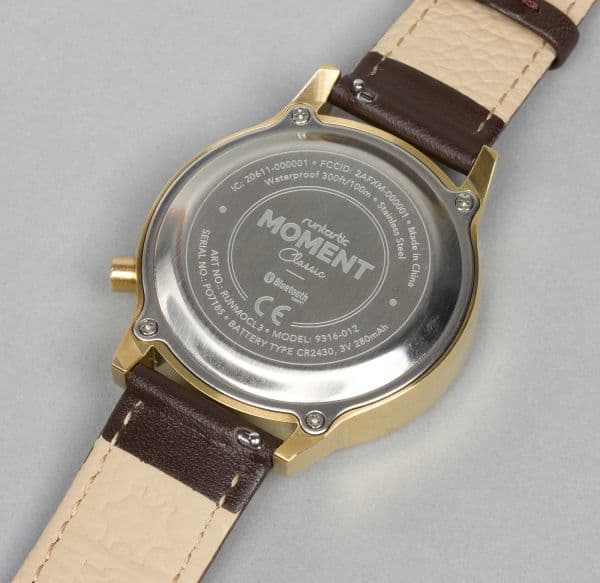 Фитнес-трекер Runtastic Moment Classic