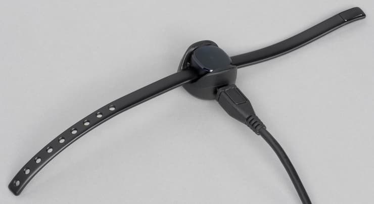 Фитнес-браслет Samsung Charm