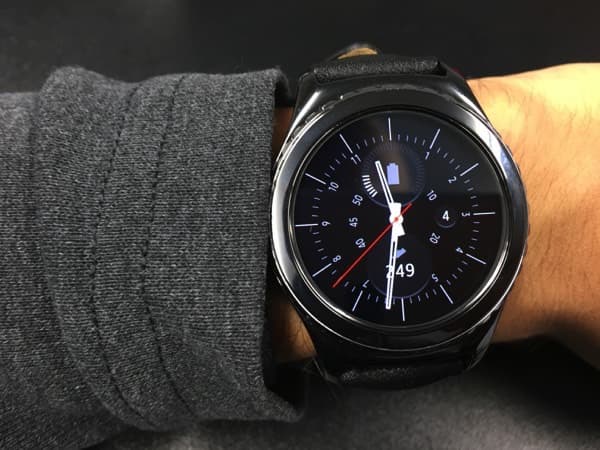 Умные часы Samsung Gear S и Samsung Gear S