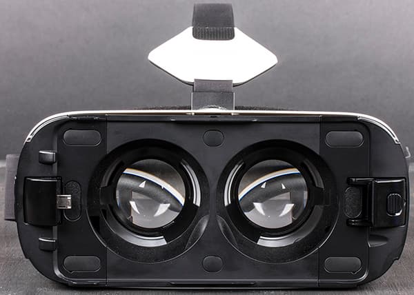 Шлем виртуальной реальности Samsung Gear VR