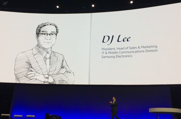 Док-насадка для умного браслета Samsung Gear Fit