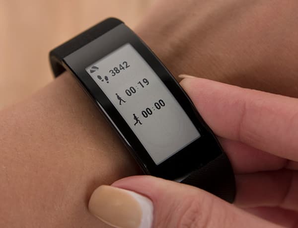 Умный браслет Sony SmartBand Talk SWR30