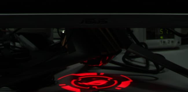 ЖК-монитор Asus PG348Q, логотип ROG