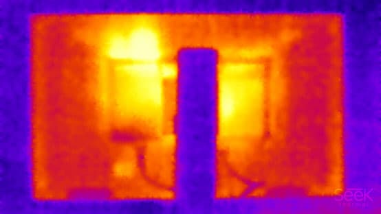 ЖК-монитор Eizo FlexScan EV2736W. Нагрев задней панели