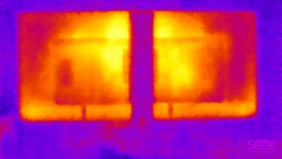 ЖК-монитор Philips BDM3470UP. Нагрев задней панели
