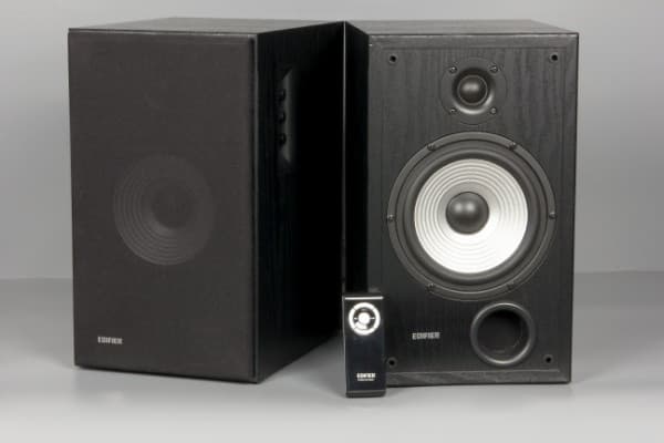 Внешний вид Edifier R2600