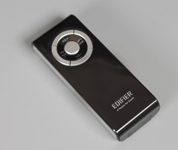 Пульт ДУ Edifier R2800