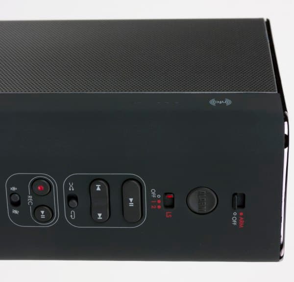 Дизайн колонки Creative Sound Blaster Roar