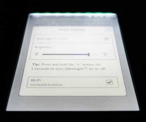 Nook Simple Touch GlowLight в темноте