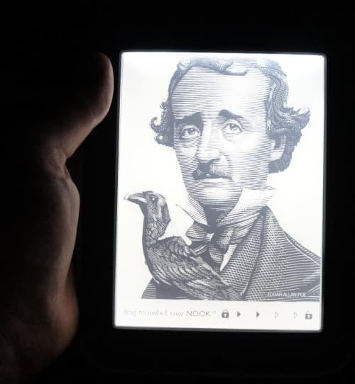 Nook Simple Touch GlowLight в темноте