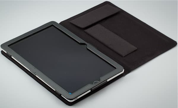 ASUS Eee Slate в чехле из комплекта поставки