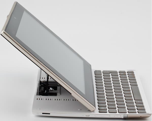 Вид сбоку планшета Asus Eee Pad Slider