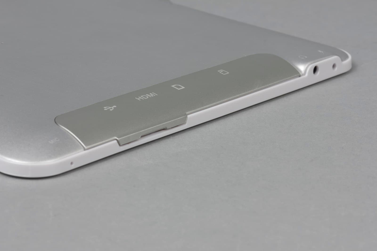 Дизайн планшета Digma Plane 10.1 3G