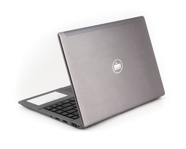 ультрабук российского производителя DNS X300