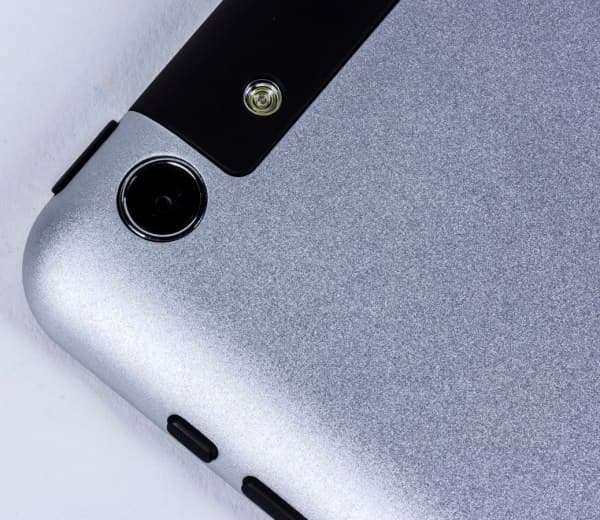 Дизайн планшета Highscreen Alpha Tab