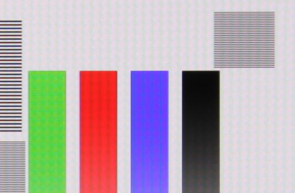 Фото телевизора с демонстрируемым тестовым файлом 1080p