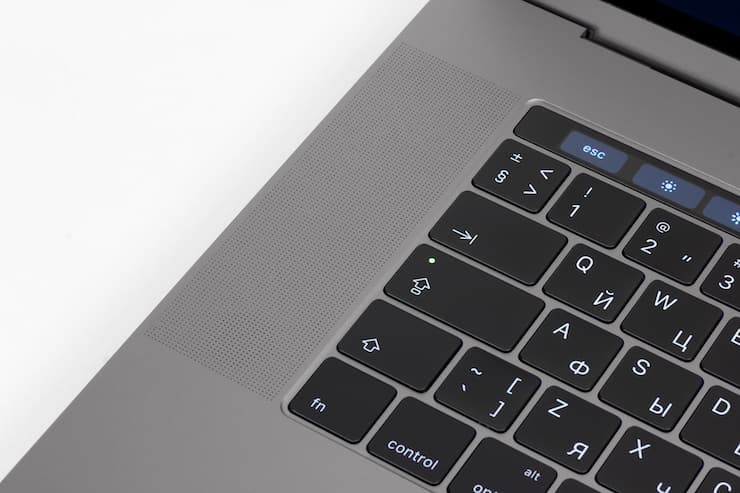 15-дюймовый ноутбук Apple MacBook Pro (Late 2016)