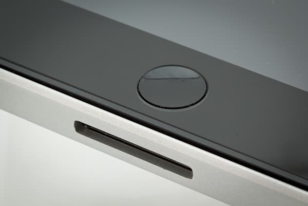 Круглая кнопка на планшете MIReader M10