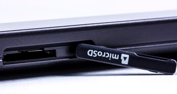 Дизайн планшета Samsung Galaxy Tab 3 Lite