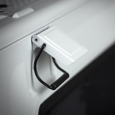 Corsair Vengeance C70: Крепление боковых стенок