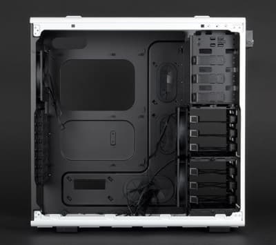 Corsair Vengeance C70: Вид на шасси слева