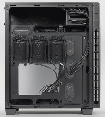 Вид на шасси справа