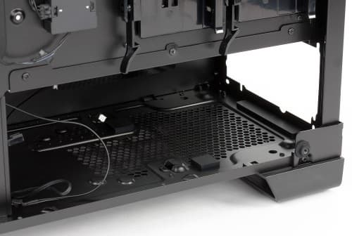 Посадочное место блока питания корпуса Corsair Crystal Series 570X RGB