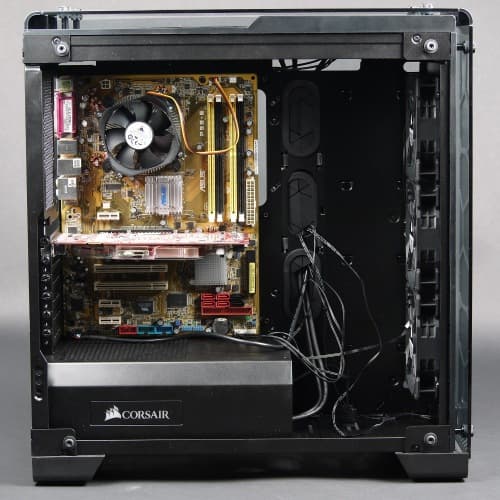 Вид в сборе корпуса Corsair Crystal Series 570X RGB