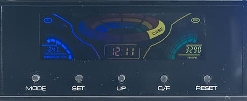 ЖК-экран многофункционального модуля EZCool V-400