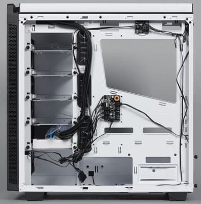 Вид на шасси справа