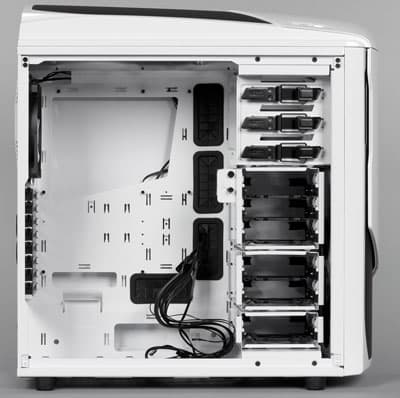 Вид на шасси слева