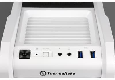 Корпус Thermaltake Chaser A31 Snow Edition, панель управления