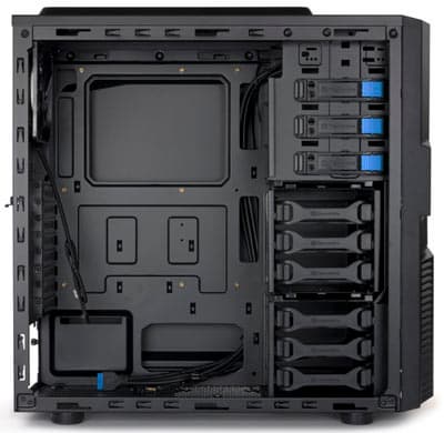 Корпус Thermaltake Commander G42, вид на шасси слева