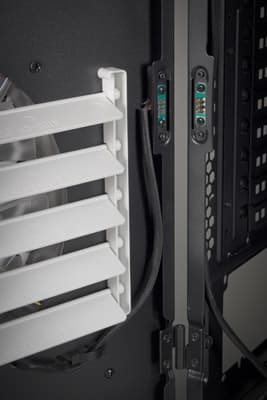 Корпус Thermaltake Level 10 GT Snow Edition, Подключение бокового вентилятора