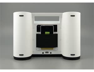 Eton Rukus Solar: крепление смартфона