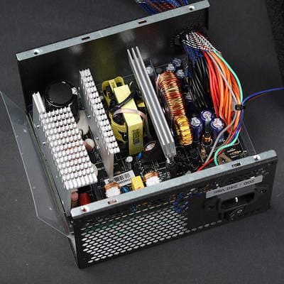 Вид платы блока питания Aerocool Hero 575