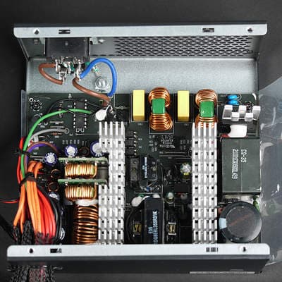 Вид платы блока питания Aerocool KCAS-750G