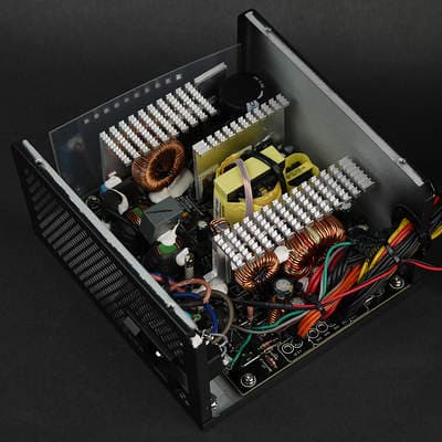 Вид платы блока питания Chieftec GPE-700S