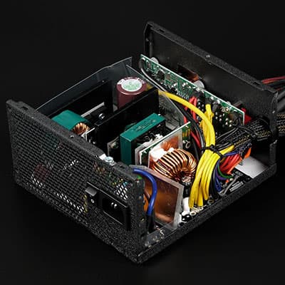 Вид платы блока питания Chieftec Navitas 650W (GPM-650C)