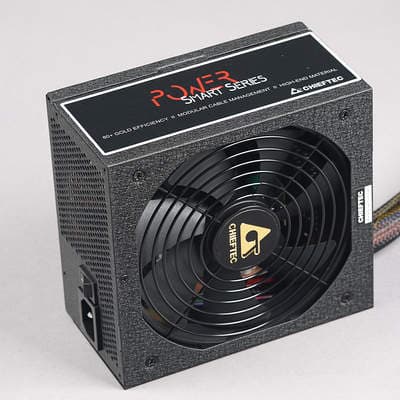 Внешний вид блока питания Chieftec GPS-650C