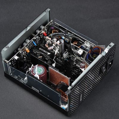 Вид платы блока питания Corsair RM550x